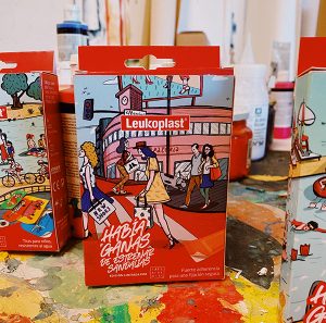 Leukoplast y Carla Fuentes crean “Había Ganas”, una colección solidaria que celebra las ganas de volver a disfrutar de la vida