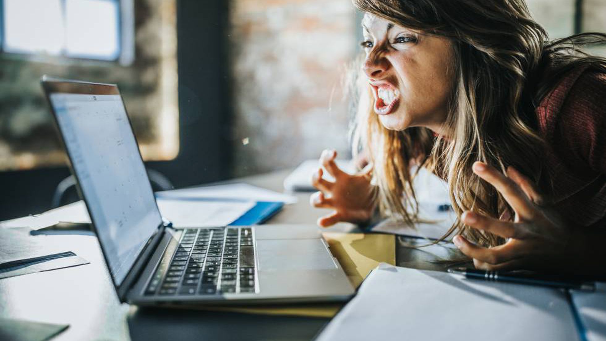 Automatización y tecnología: ¿Una forma de reducir el estrés laboral o una fuente adicional de estrés?