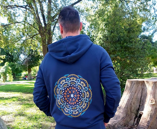 Descubre la Magia de las Camisetas Pintadas a Mano en Algodón Orgánico 