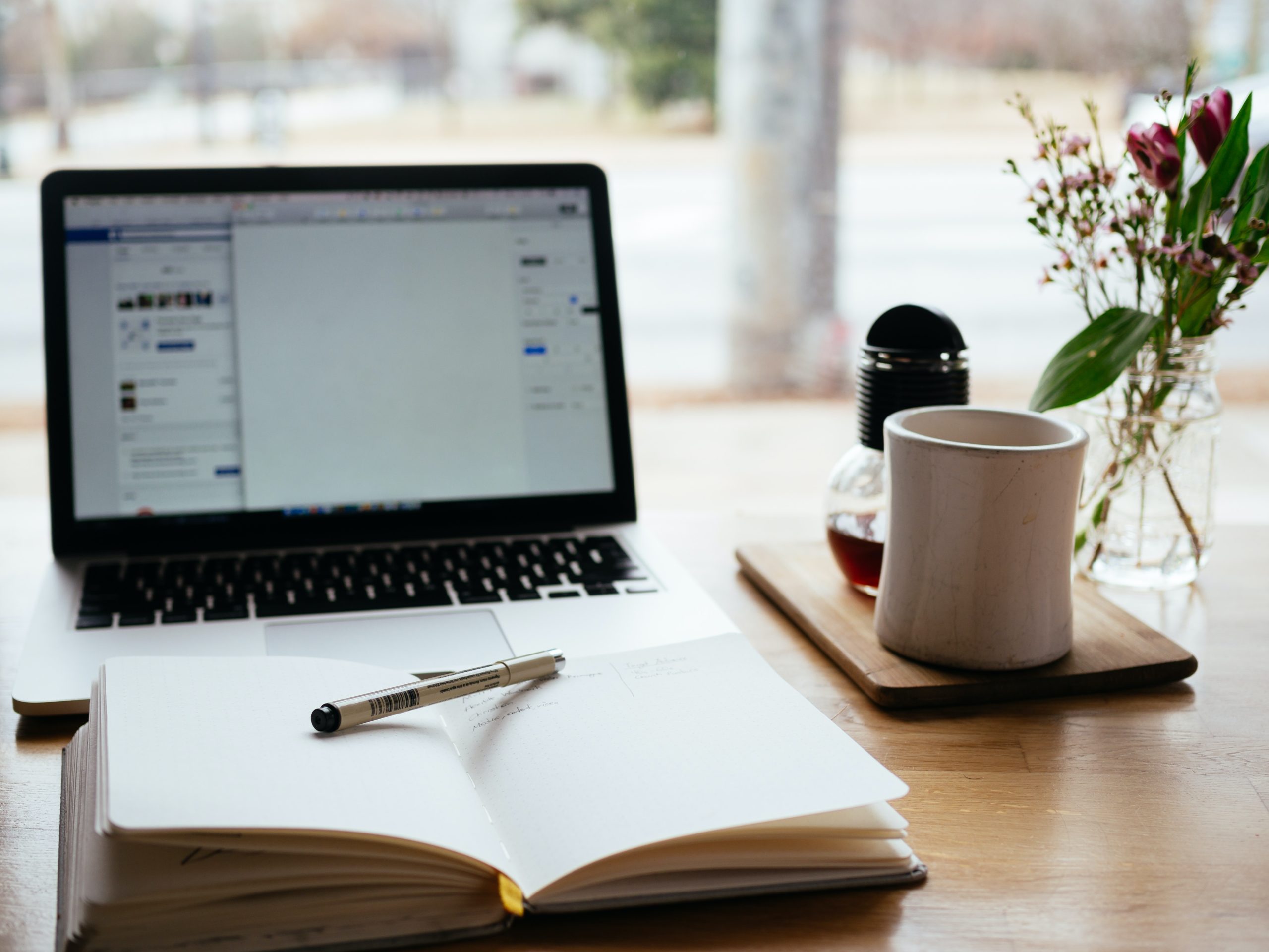 El Rol Indispensable del Community Manager: Triunfar en la Era Digital